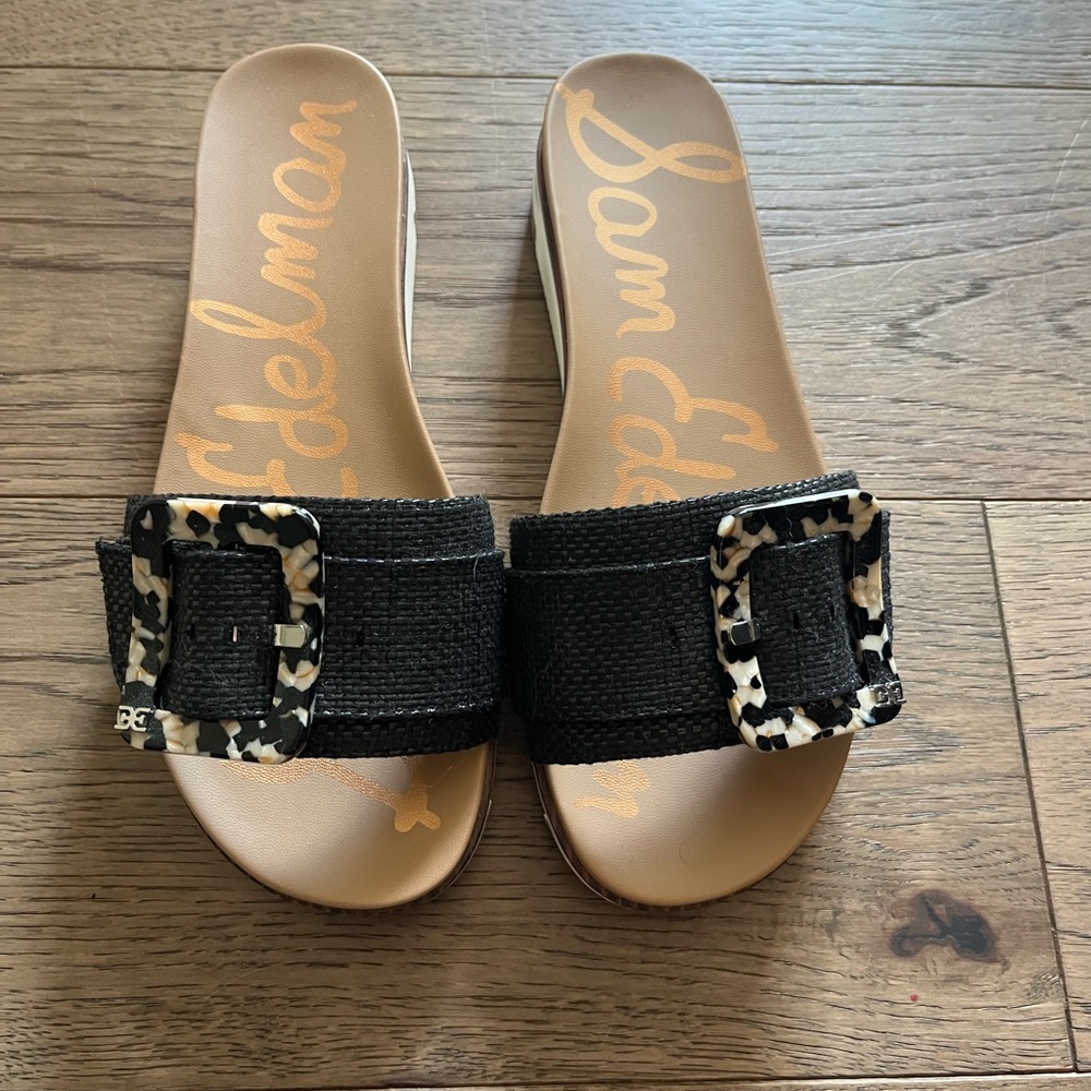 Sam Edelman Ariane black buckle slide size 8 - excellent condition never worn